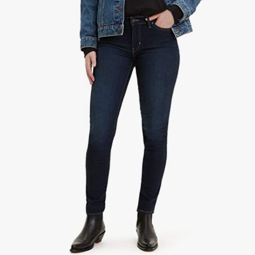 EUC LEVI’s 711 Skinny Jeans size 28